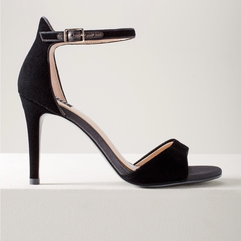 NWT White House Black Market Strappy Velvet Mid Heel Sandals